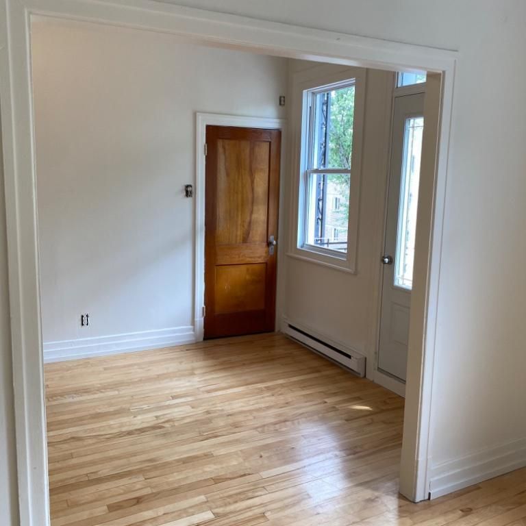 Limoilou Magnifique 4 1/2 Salon double Libre 1 mars 2926 - Photo 1