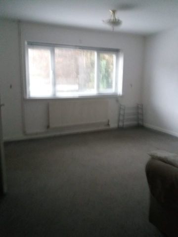 Room in a Shared House, Liverpool Road, CR7 - Photo 3