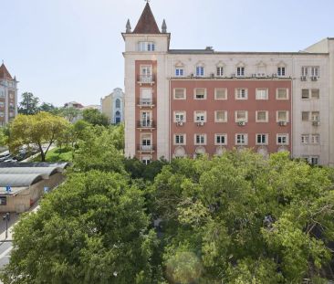 Room in a shared 12-bedroom apartment for rent in Lisbon - Photo 6