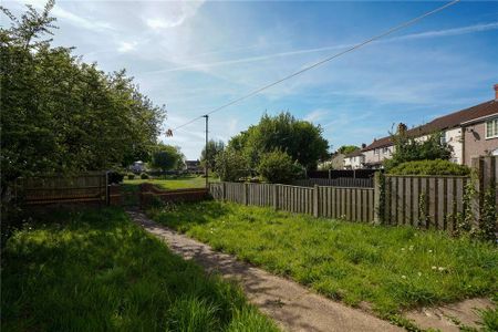 3 bedroom terraced house to rent - Photo 2