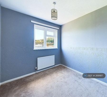 3 bedroom terraced house to rent - Photo 3