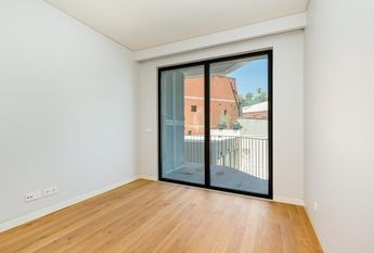 2 Bedroom Apartment with a view, Largo do Rato, Lisboa