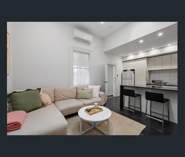 Bright, Stylish & Ideally Located - Photo 1
