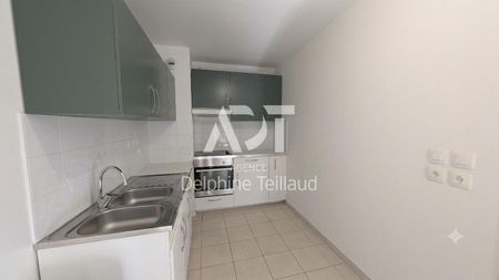 Location Appartement 3 pièces 67m² FONTAINE 38600 - Photo 2
