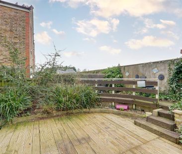 1 bedroom in a house share to rent - Photo 6