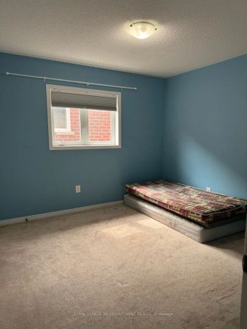 Detached Home For Lease | W9237250 - Photo 2