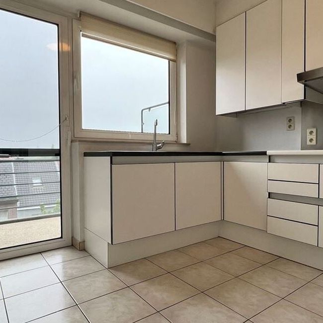 Appartement te huur in Sint-Niklaas voor € 820 met 2 slaapkamers - Photo 1