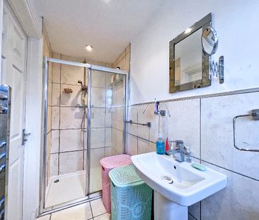 North Farm Road, Farnborough, GU14 - Photo 6