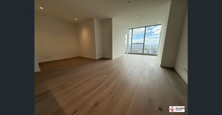 "West Side Place - Spacious 2 Bedroom + 2 Bathroom + Study Area" - Photo 2