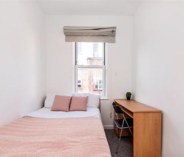 4 bedroom mews to rent - Photo 5