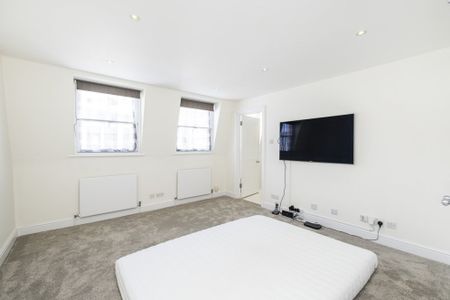 4 bedroom mews to rent - Photo 5