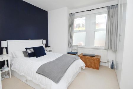 2 bedroom maisonette to rent - Photo 2