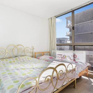 MGM MARTIN - THREE BEDROOM APARTMENT - Photo 2