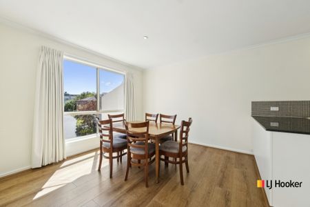 Delightful 2 Bedroom Apartment Filled with Natural Light - Photo 2