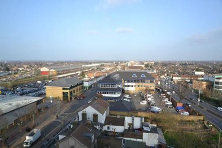 1 Bed Flat, Raphael House, IG1 - Photo 5