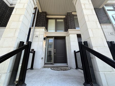 For Lease - 44 Armillo Place, Markham, Ontario - Photo 4