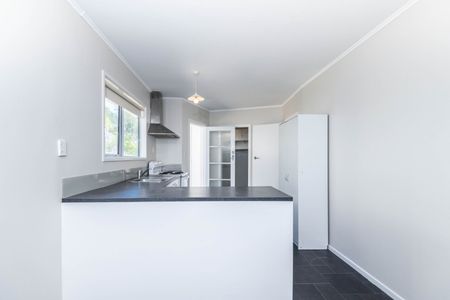 12 Griffiths Grove, Newlands - Photo 2