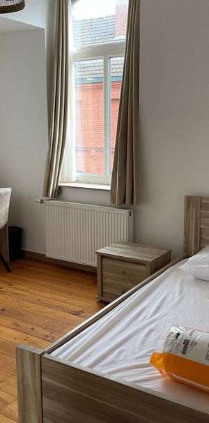 Location Appartement 1 pièce 14m² ROUBAIX 59100 - Photo 1
