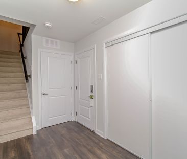 For Lease - 702 DONERAILE Walk, Barrhaven, Ontario - Photo 6