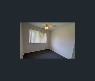 Family Home in Quiet Court Location - Photo 2