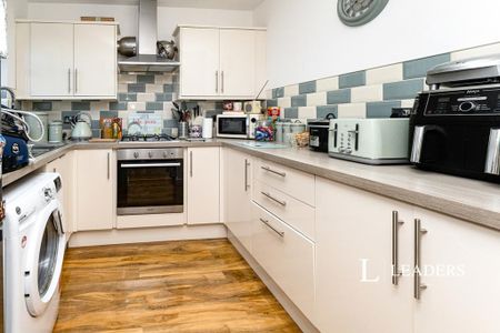 3 bedroom terraced house to rent - Photo 5