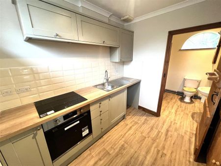 1 bedroom semi-detached house to rent - Photo 5