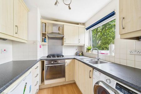 2 bedroom maisonette to rent - Photo 5