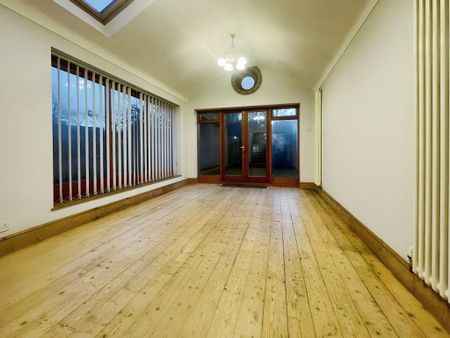 4 bedroom semi-detached house to rent - Photo 3