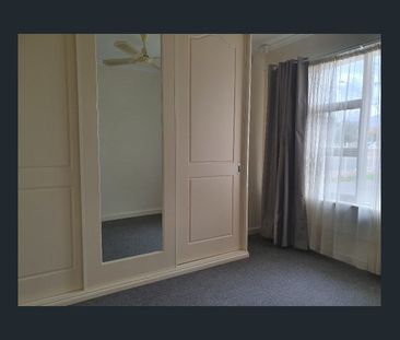 A NEAT & TIDY 3 BEDROOM HOME PLUS Rumpus / Studio Room work from home - Photo 2