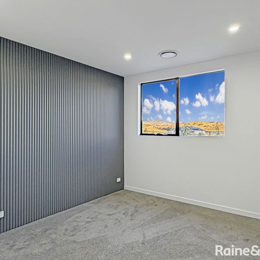 Stylish & Brand New Googong Family Home - Photo 1