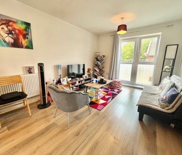 Eaton House, Radcliffe Road - Photo 1