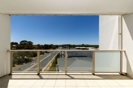 Convenient Living with Space and Comfort - Photo 3