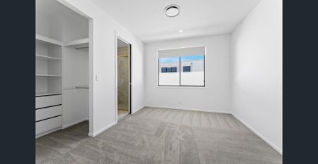 Architectural Luxury on a Commanding Corner in Prestigious Rochedale - Photo 2