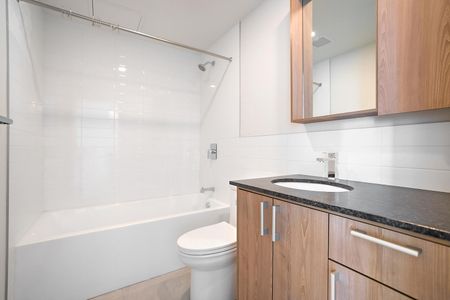 360 President Kennedy, Montréal, QC - Photo 2