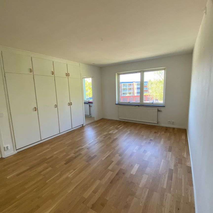 Torparegatan, Trollhättan - Photo 1