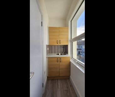 Studio Flat, Shelbourne Road, N17 - Photo 6