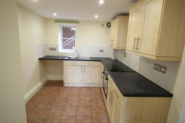 2 bedroom flat to rent - Photo 1