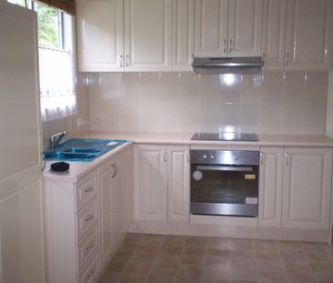 LOW MAINTENANCE 2 BEDROOM UNIT WITH AIR-CONDITIONING & PRIVATE OUTD... - Photo 5