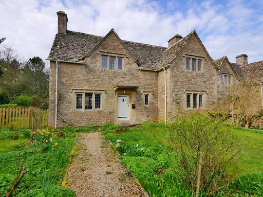 3 bedroom semi-detached house to rent - Photo 1
