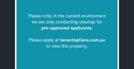 Modern, Split Level Apartment, Just Metres to the Beach - Photo 4