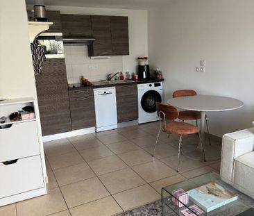 Location Appartement 2 pièces 43m² - Photo 2