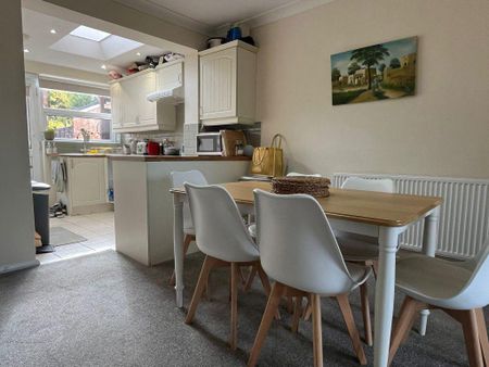 2 bedroom terraced house to rent - Photo 3