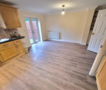 3 bedroom terraced house to rent - Photo 1