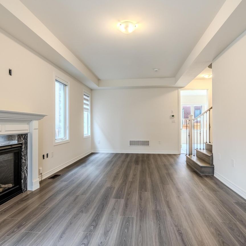 For Lease - 83 Great Falls Boulevard, Hamilton, Ontario - Photo 1