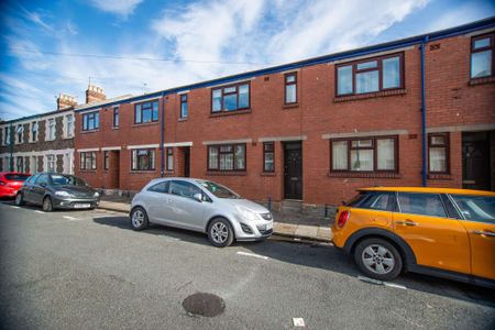 Perfectly located house on Coburn Street - Photo 5