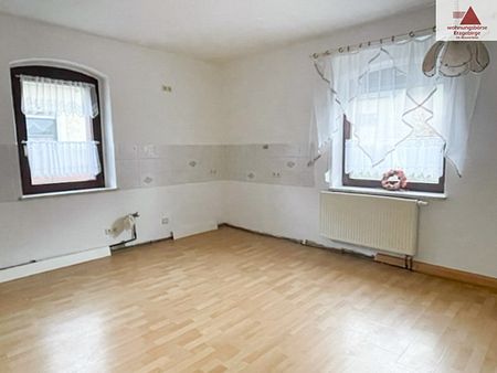 Großzügige 3-Raum-Wohnung im Erdgeschoss - Stellplatz - in Gornsdorf! - Foto 3