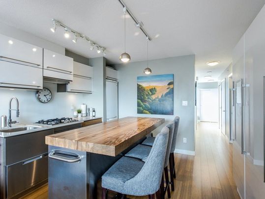 718 Main Street condo — Vancouver, BC (2-Bedroom) - 2 Bedroom - Photo 1