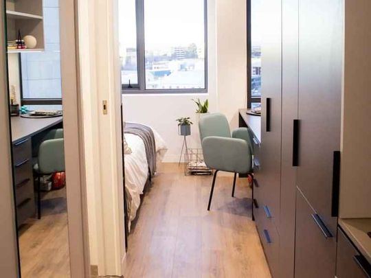 Studio Lower - Photo 1