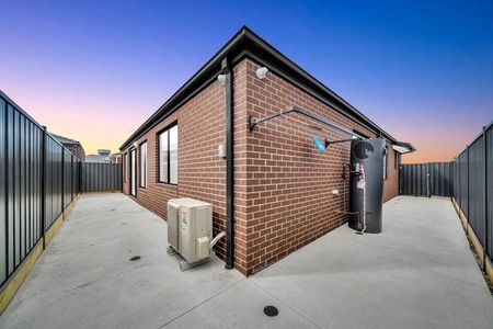 Charming and Spacious Home You'll Love - Photo 3