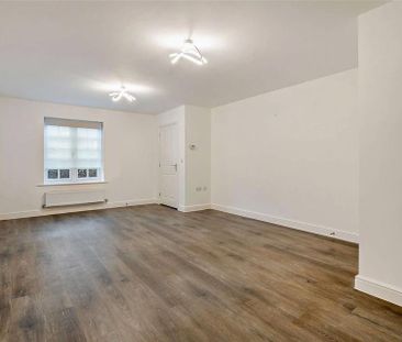 3 bedroom end of terrace house to rent - Photo 1